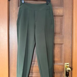 Athleta Endless High Rise Pants, Aspen Olive, Size 6P Like NEW!